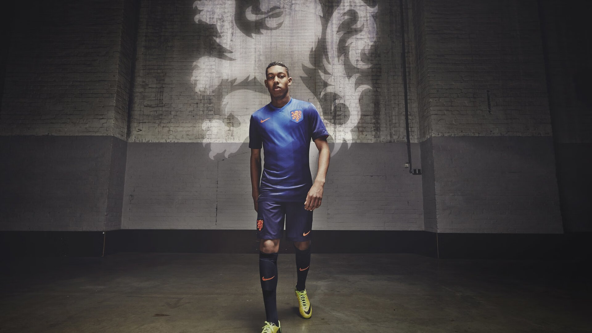 战术调整首场状态出色，皇家马德里观众沸腾！Scout重返赛场上演精彩一战